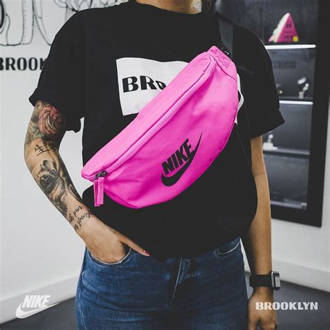 Rosa Bauchtaschen für Damen von Nike 